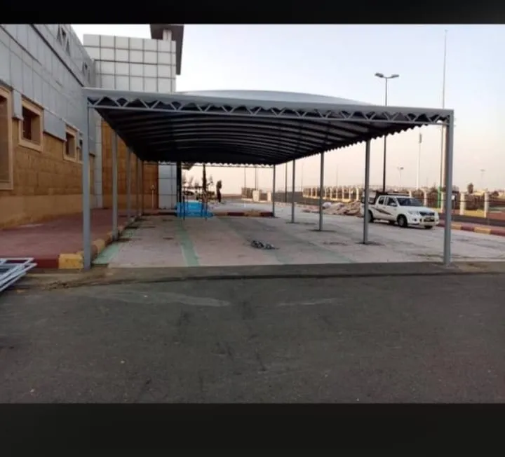 حداد مظلات في خميس مشيط