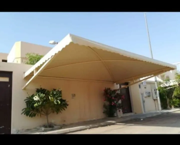 حداد مظلات في خميس مشيط