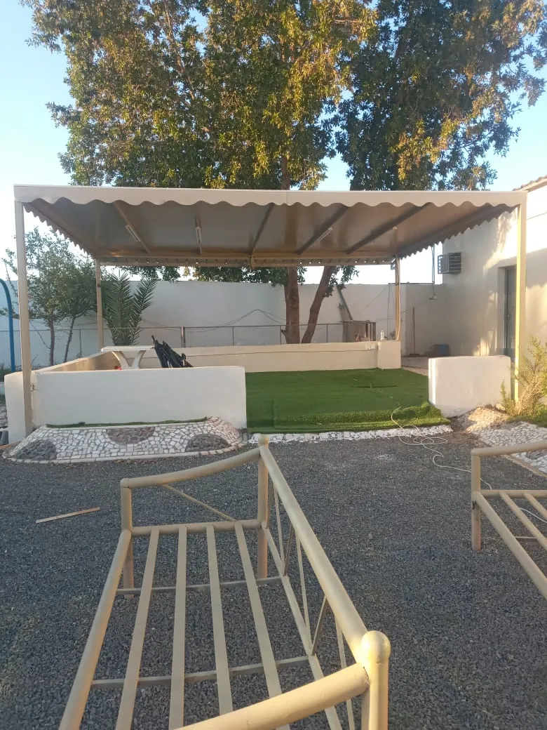 حداد مظلات في خميس مشيط