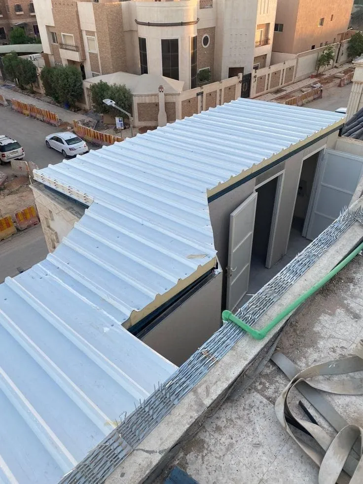 تركيب ساندوتش بانل للأسقف والملاحق في خميس مشيط