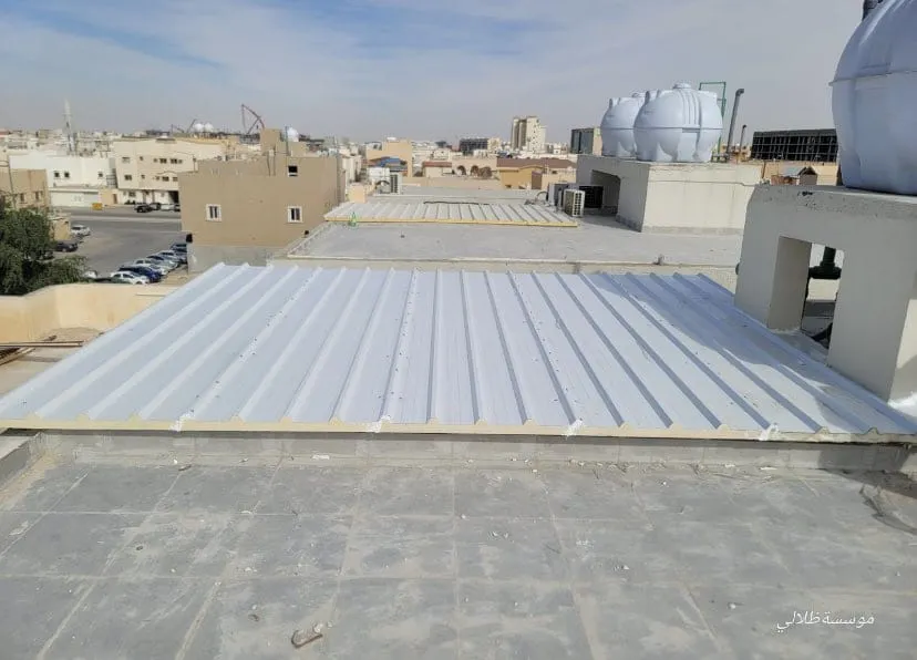 تركيب ساندوتش بانل للأسقف والملاحق في خميس مشيط