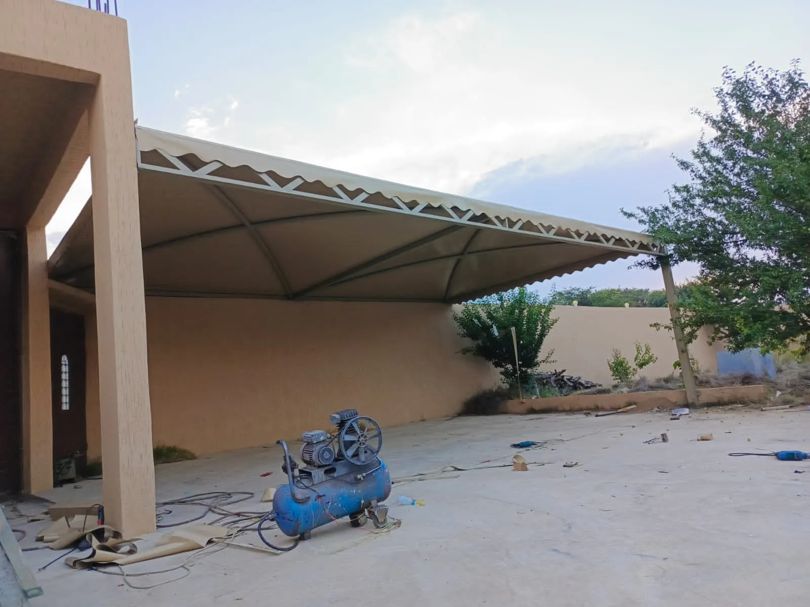 مظلات PVC و مظلات البولي إيثيلين ابها