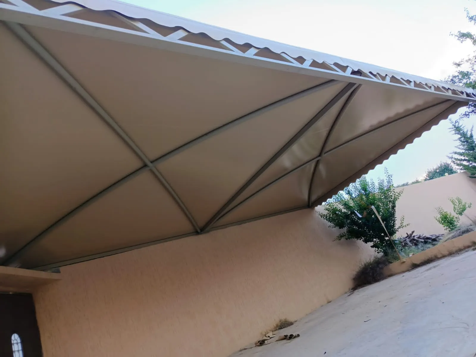 مظلات PVC و مظلات البولي إيثيلين ابها