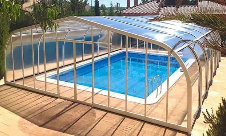 مظلات لكسان في أبها وخميس مشيط