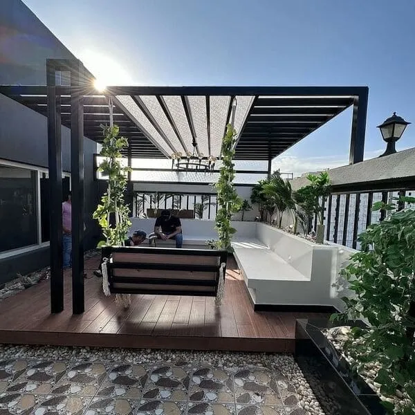 مظلات خشبية بأحدث التصاميم في خميس مشيط