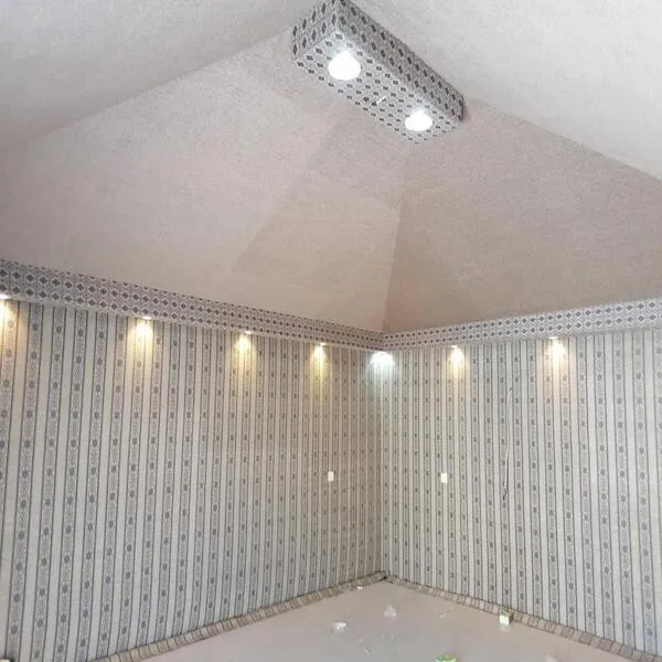 تركيب بيوت الشعر والخيام في بيشة