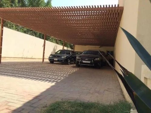 تركيب مظلات من خشب صناعي