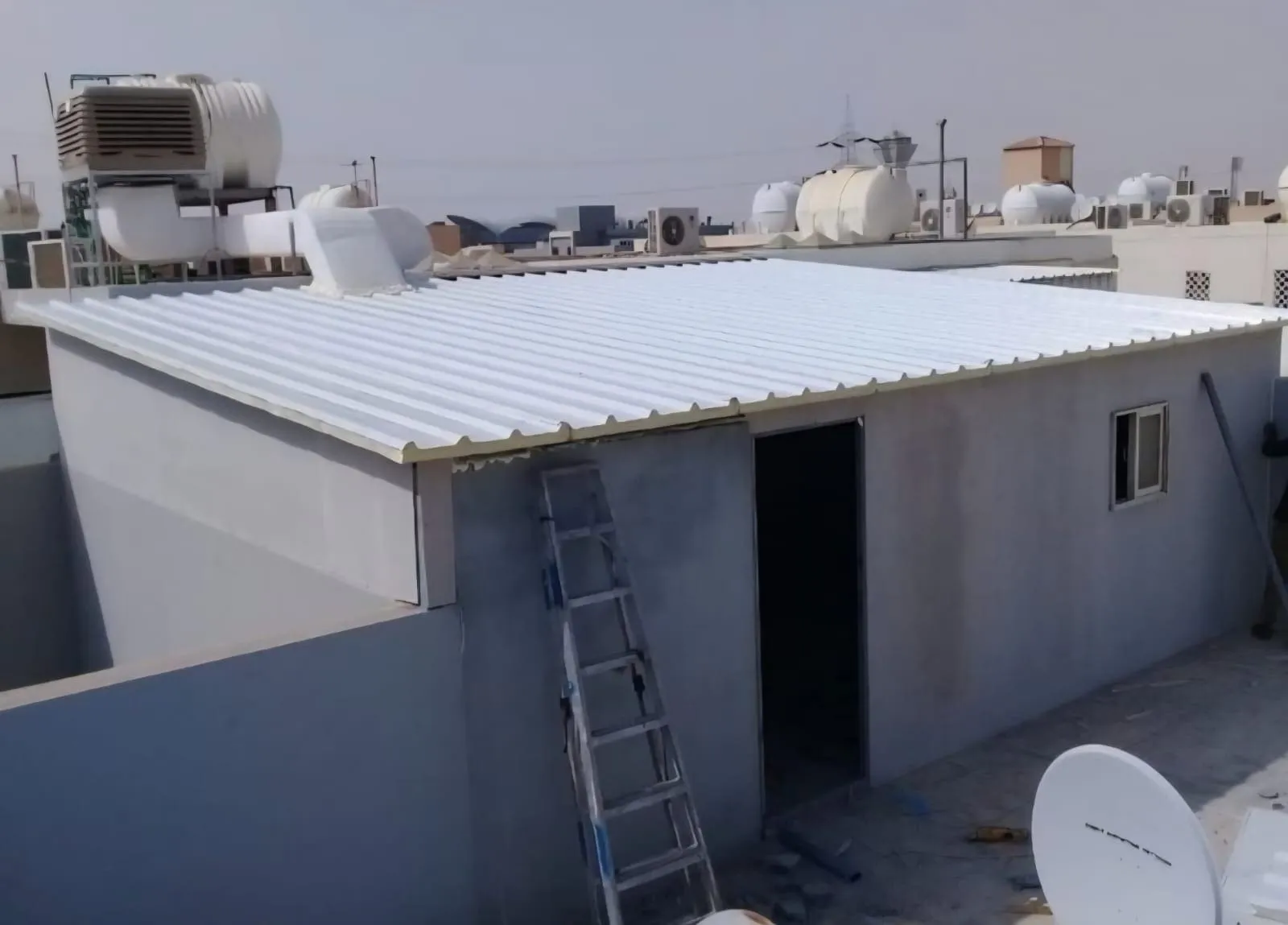 سعر متر الساندوتش بانل في خميس مشيط