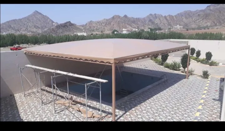 مظلات وسواتر