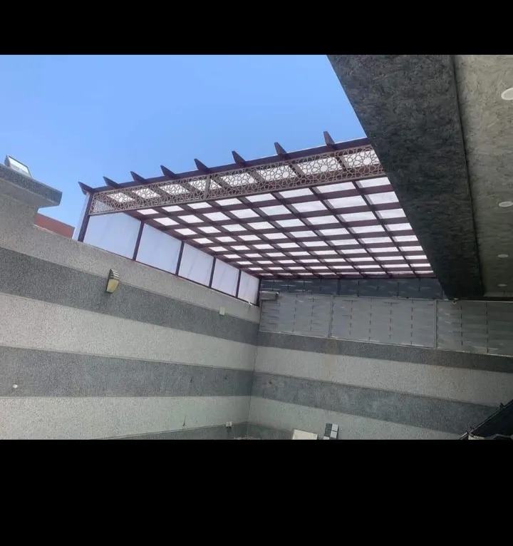 مظلات وسواتر