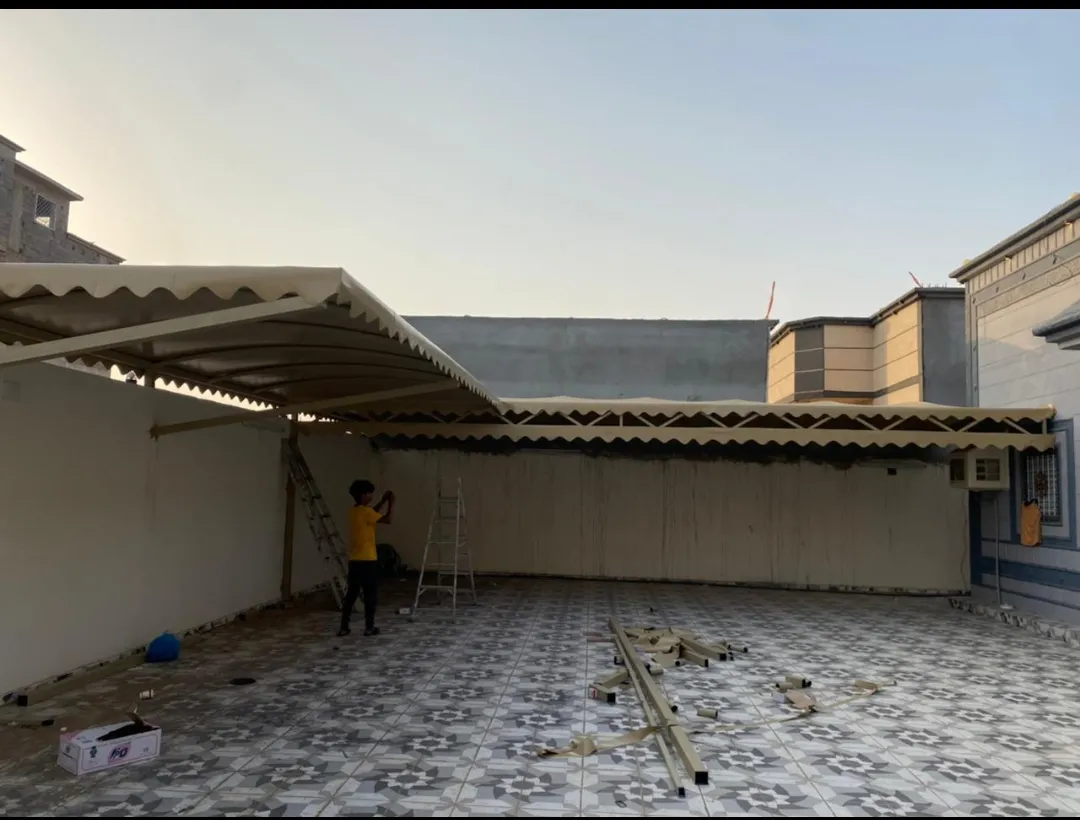 مظلات وسواتر