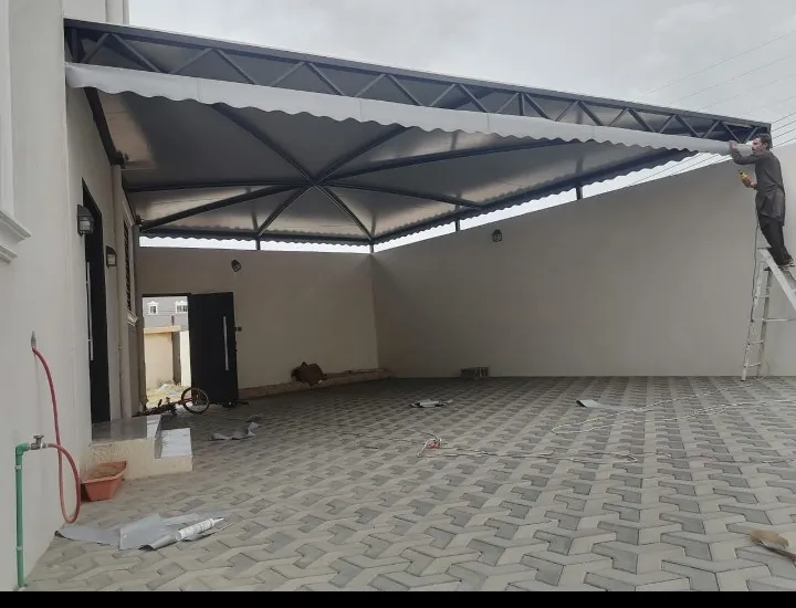مظلات وسواتر